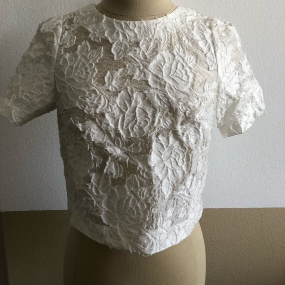 H&M White Appliqué Crop Shell Top